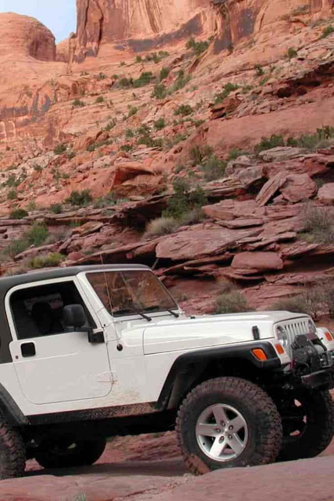 How to Replace Jeep Hard Tops with Soft Tops (and Vice Versa)