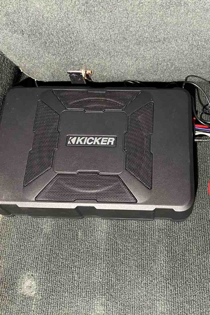 Jeep Wrangler Sound System Upgrade Using The Factory Jeep Radio - Four
