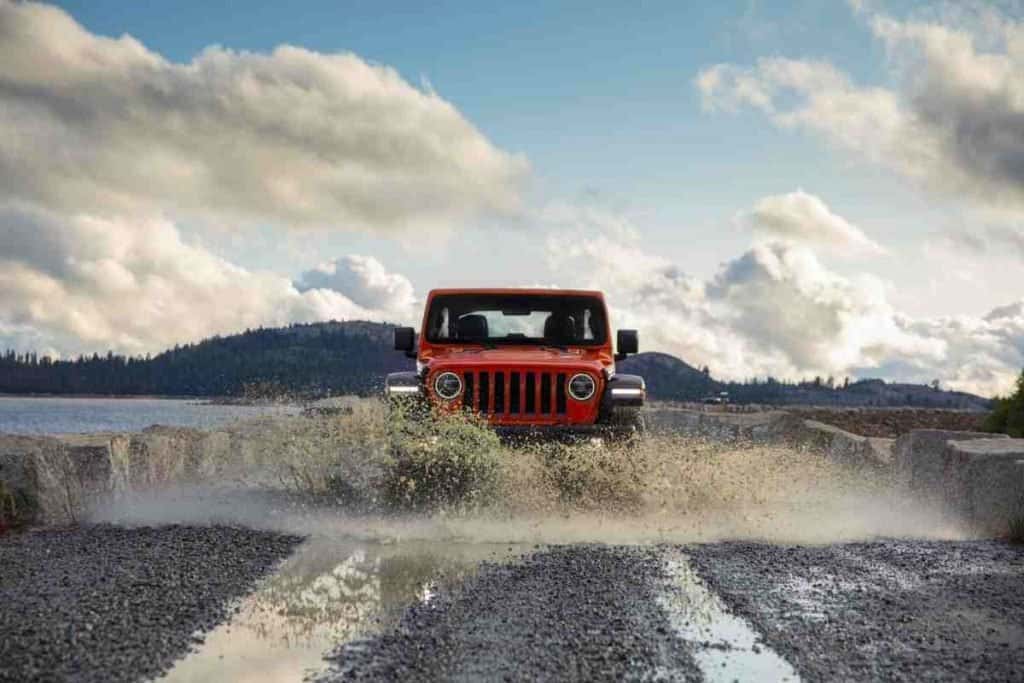 What Jeeps Have Lockers? Can You Add Locking Differentials to a Jeep that Does Not Have One?