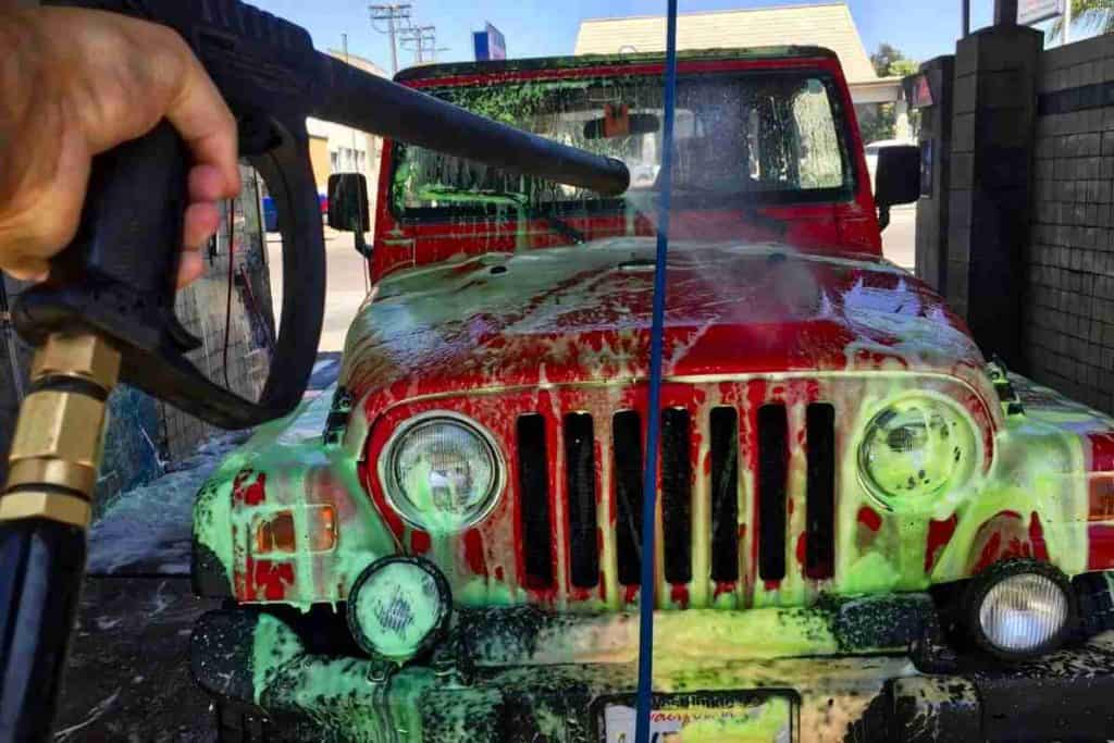 Jeep Soft Top In Touchless Carwash