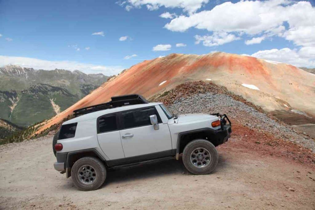 What Are the Pros and Cons of Owning a Toyota FJ Cruiser?