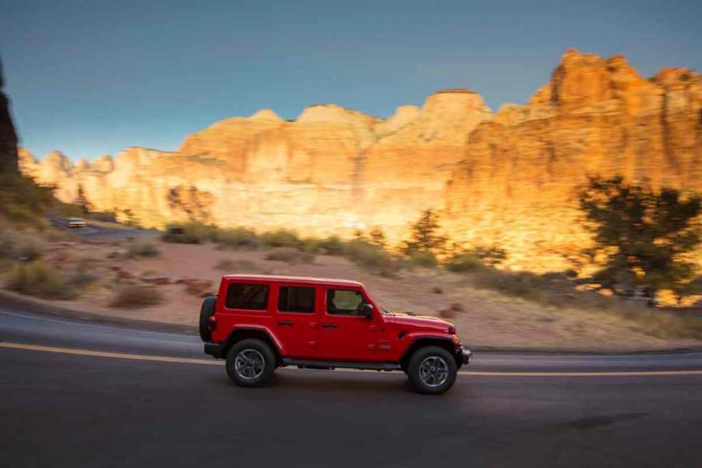 Can You Fit Golf Clubs in a Jeep Wrangler? Jeep JL Cargo Space #LeepLife