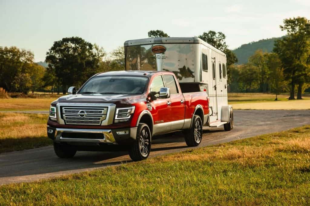 Può un Nissan Titan XD trainare una quinta ruota?