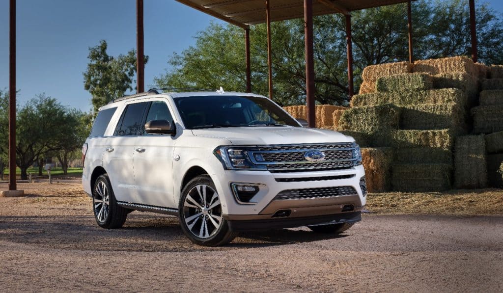 What SUVs Can Carry a 4x8 Sheet of Plywood? Ford EXPEDITION