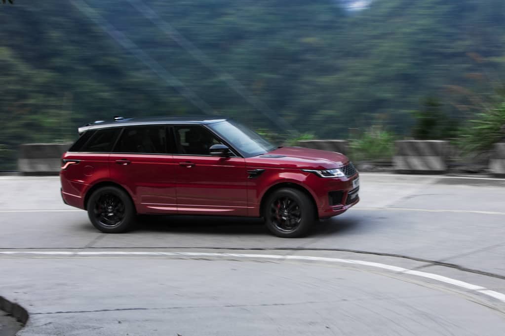 Land Rover Range Rover Sport - Does Range Rover Have a Third Row to Seat 7 Passengers?