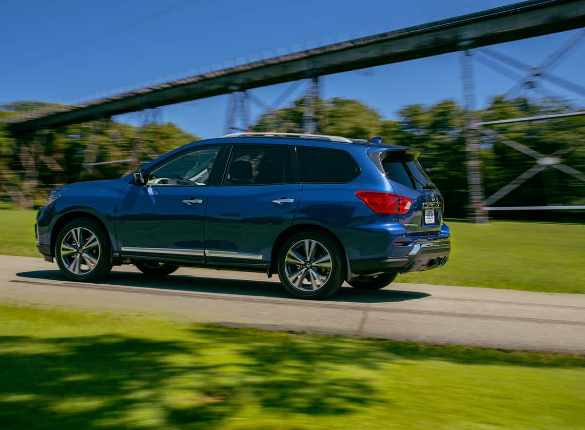 does queen size mattress fit in suv