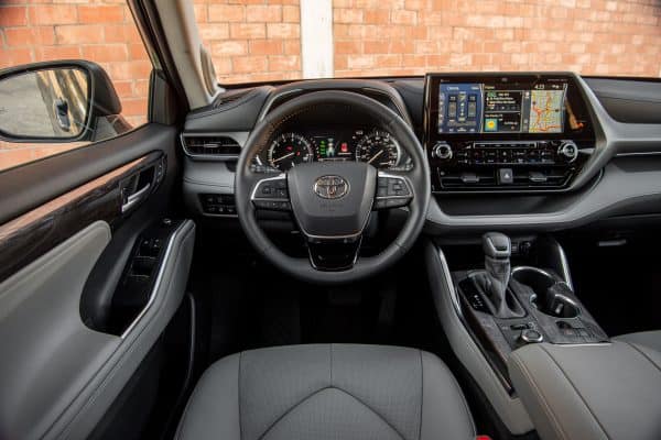 2020 Toyota Highlander Platinum AWD Gray Metallic 003 600x400 1 Does the Toyota Highlander have a Digital Speedometer?