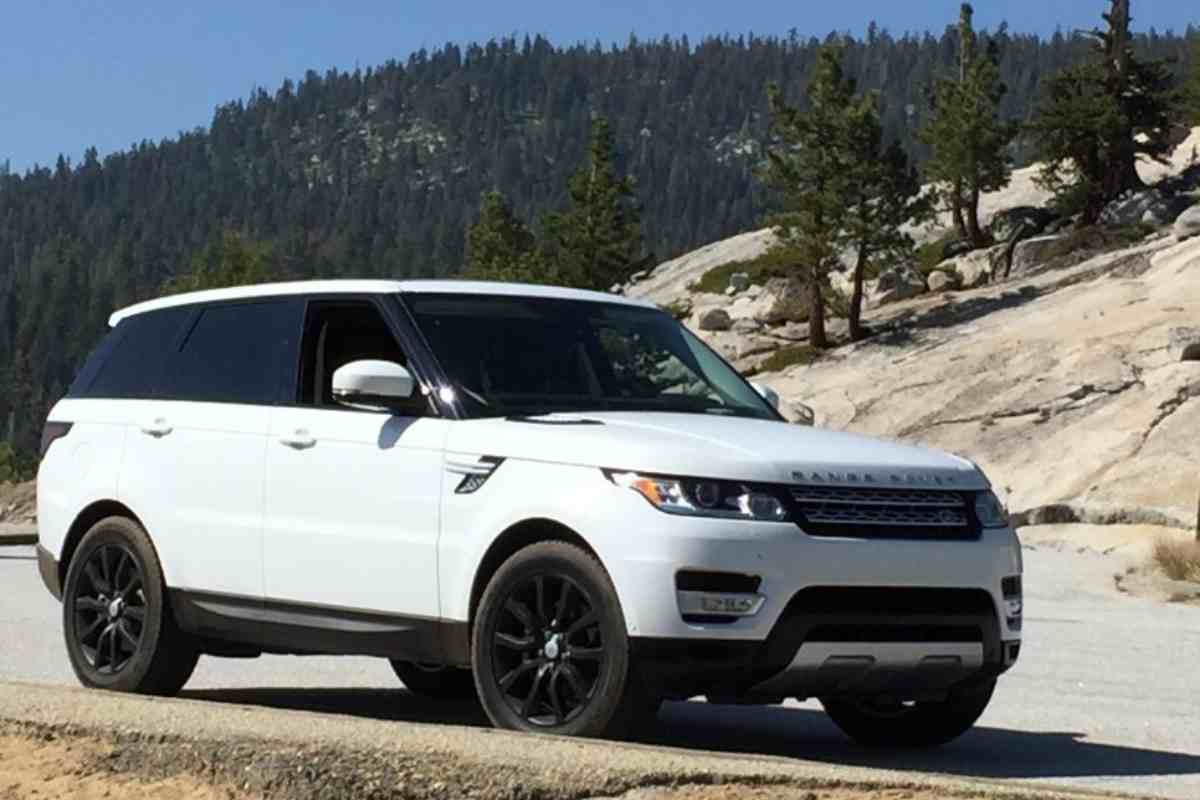 How Much Can A Range Rover Tow