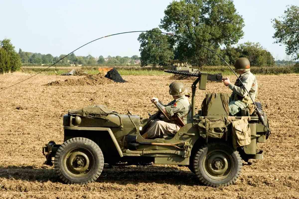 Jeeps Why Some Jeeps Dont Have Doors 1 Why Jeep Window Controls Are In The Middle Stack (Explained!)