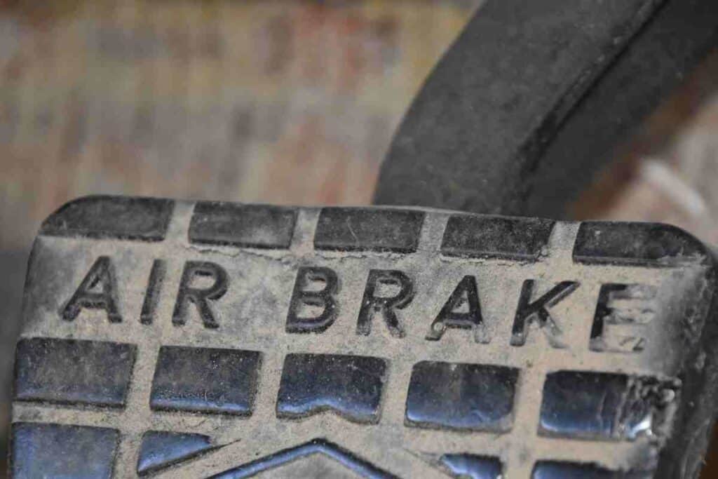 Why Do Trucks Use Air Brakes? - Four Wheel Trends