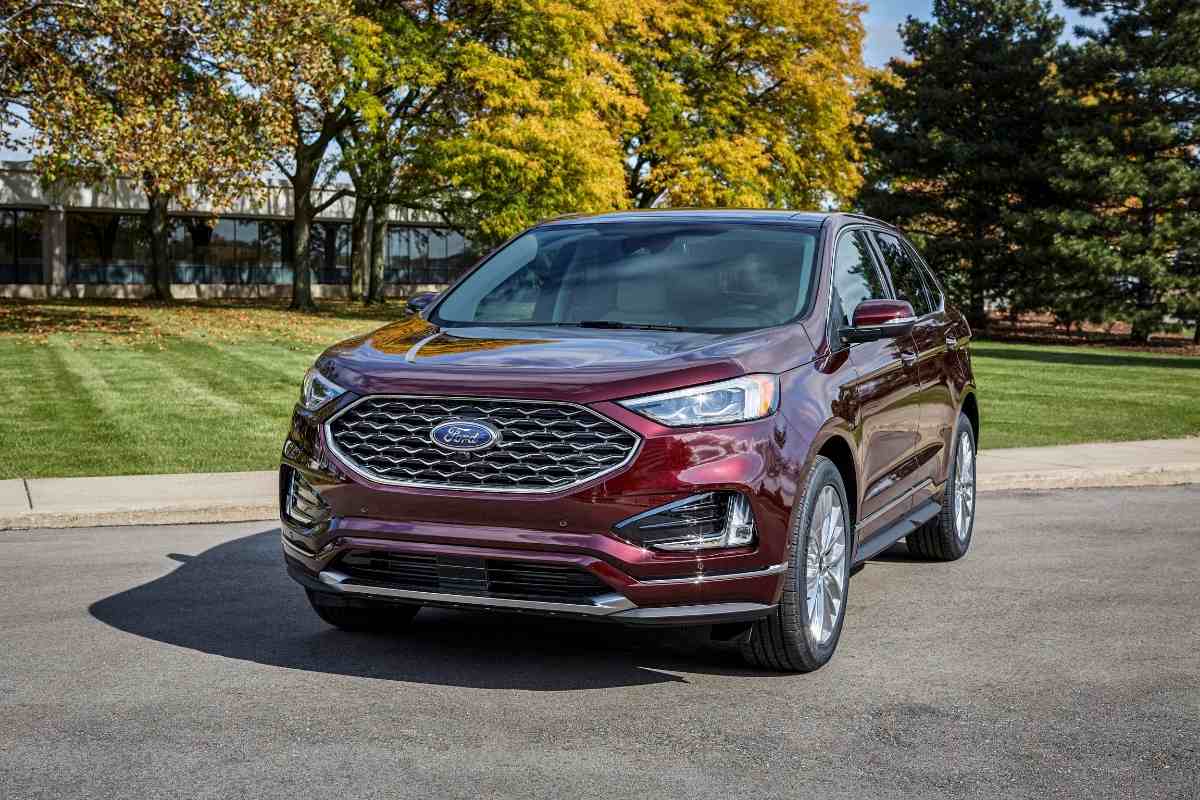 Does the Ford Edge Come With 4WD?