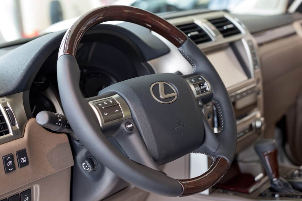 130972453 l What is the Difference Between a Lexus GX 460 and 470? A Comprehensive Comparison