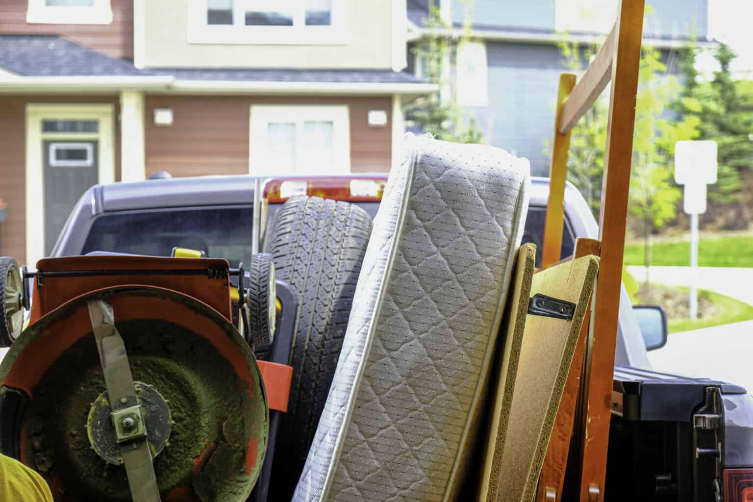 What Size Truck Do I Need To Move A KingSize Bed? Four Wheel Trends