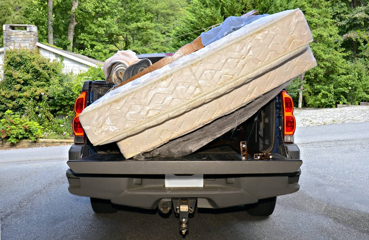 what are the dimensions of a standard truck bed