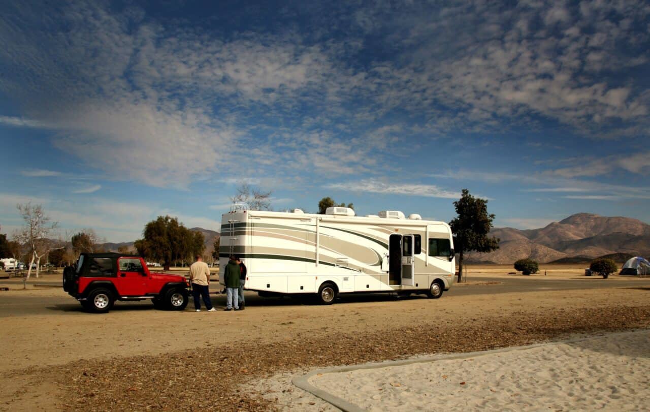 736828 l What Small SUV Can be Flat-Towed