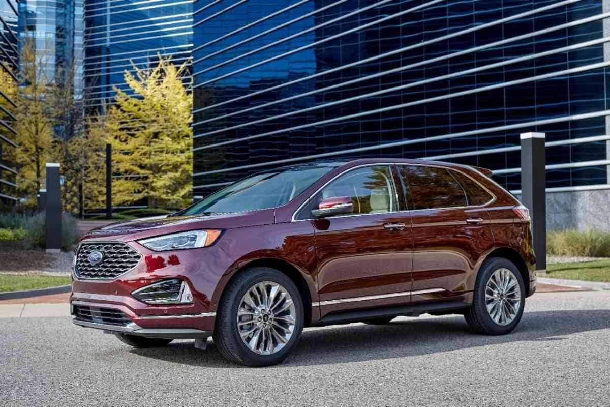 What's the Difference Between The Ford Edge SEL and The Titanium