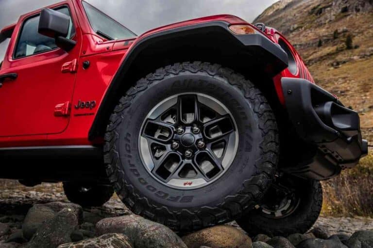 Best 33-inch Tires for Jeep Wrangler