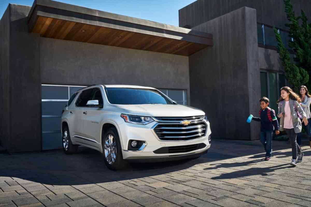 What Is the Difference Between The Chevy Equinox and The Traverse 2 What Is the Difference Between The Chevy Equinox and The Traverse?