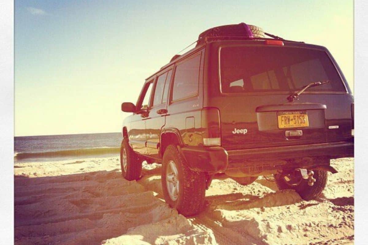 Can You Sleep in a Jeep Cherokee? #jeep #cherokee #overlanding #carcamping #camping #roadtrip