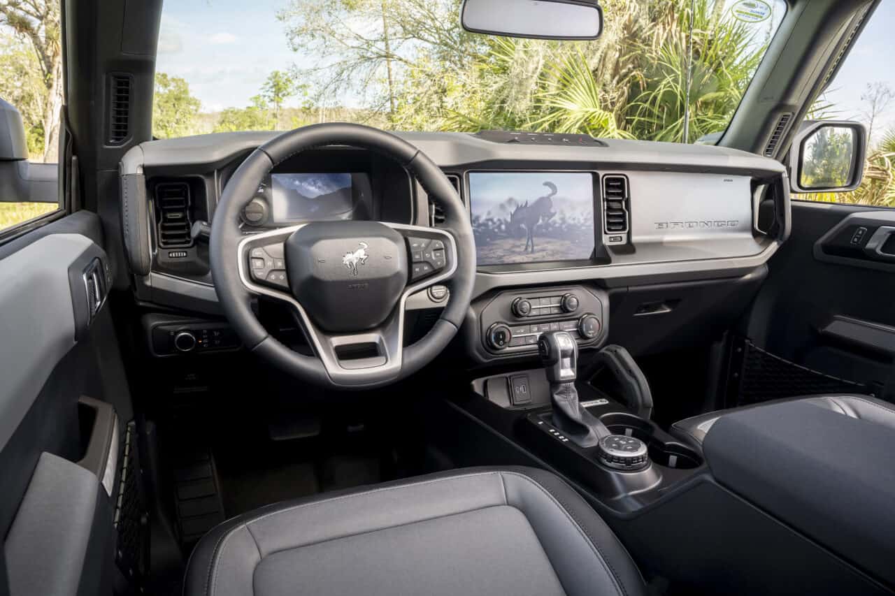 2022 Ford Bronco Everglades interior 02 NEW! SPECIAL-EDITION FORD BRONCO EVERGLADES