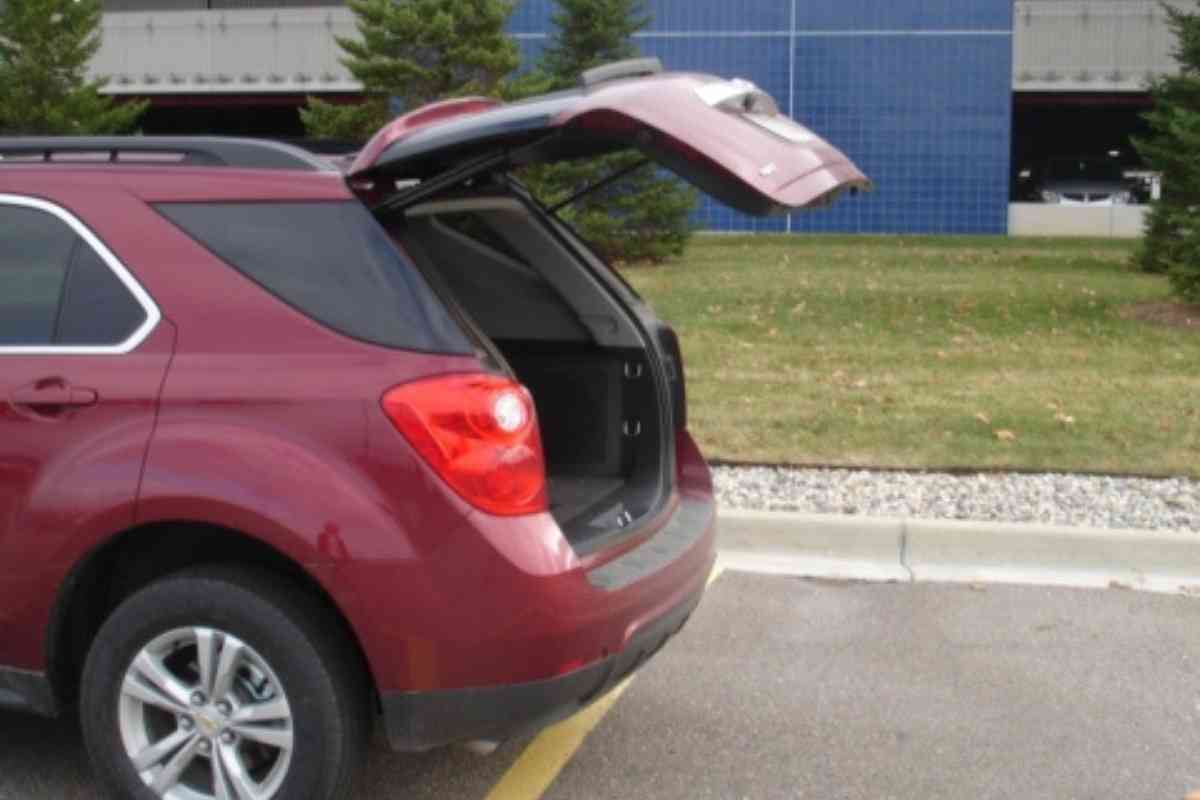 Can A Chevrolet Equinox Fit Three Car Seats? 1 Can A Chevrolet Equinox Fit Three Car Seats 1 Can A Chevrolet Equinox Fit Three Car Seats?