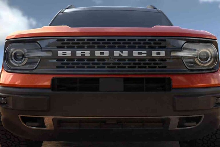 What Types Of Ford Broncos Are There?