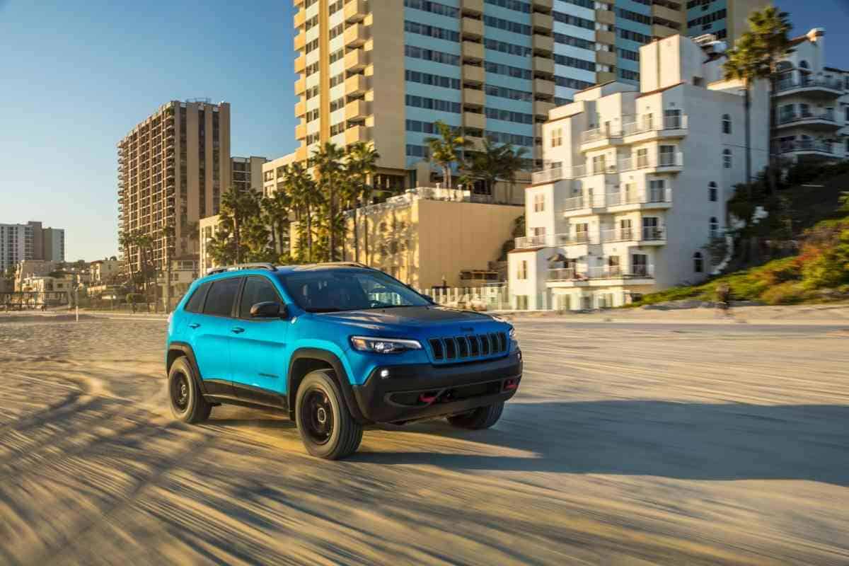 How To Unlock Your Jeep Cherokee With The Keys Inside 1 How To Unlock Your Jeep Cherokee With the Keys Inside
