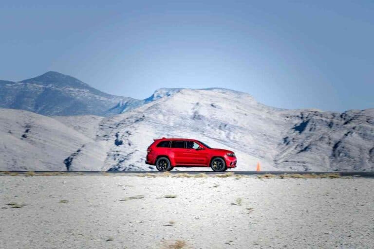 How Fast Is The Jeep Trackhawk?