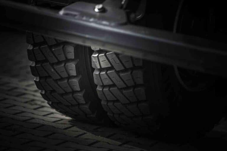 what-is-considered-a-heavy-duty-truck-tire-four-wheel-trends