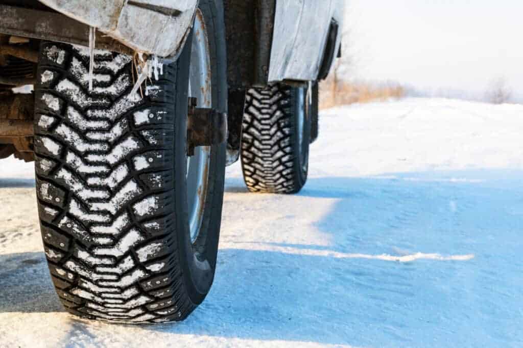Are Mud Tires Good in the Snow? [The Surprising Truth!] Four Wheel Trends