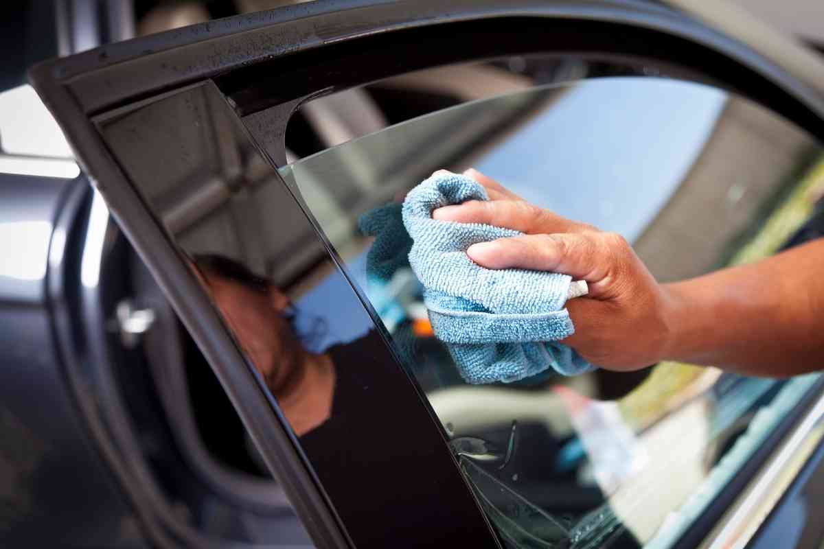 Clean Car Windows WITHOUT Leaving Steaks 1 5 Easy Steps To Clean Car Windows WITHOUT Leaving Steaks!