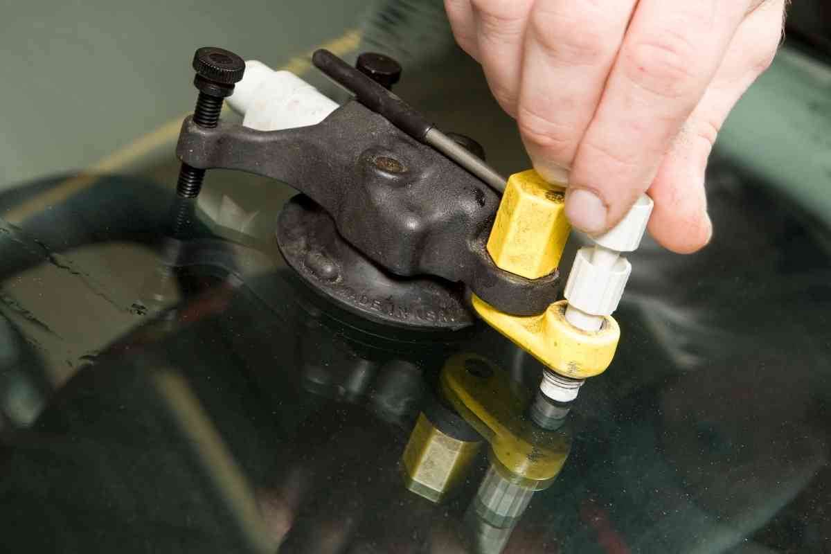 How To Remove Scratches From A Car Windshield 4 Ways To Remove Scratches From A Car Windshield