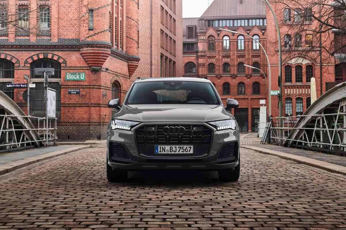 Audi Q7 - Best SUVs for Towing Horse Trailers