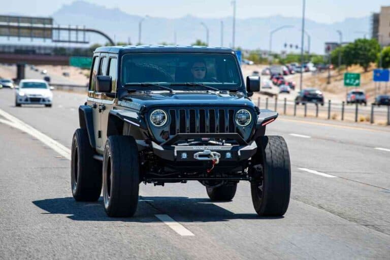 Does Lifting a Jeep Cause Problems?