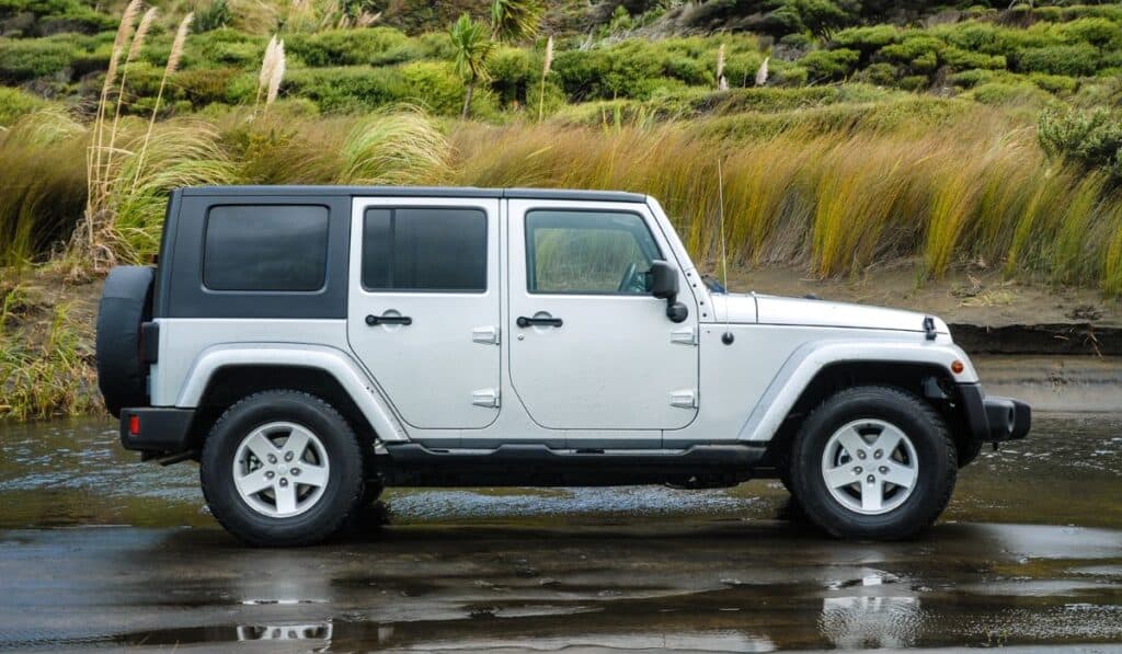 jeep-wrangler-traction-control-light-what-does-it-mean-four-wheel