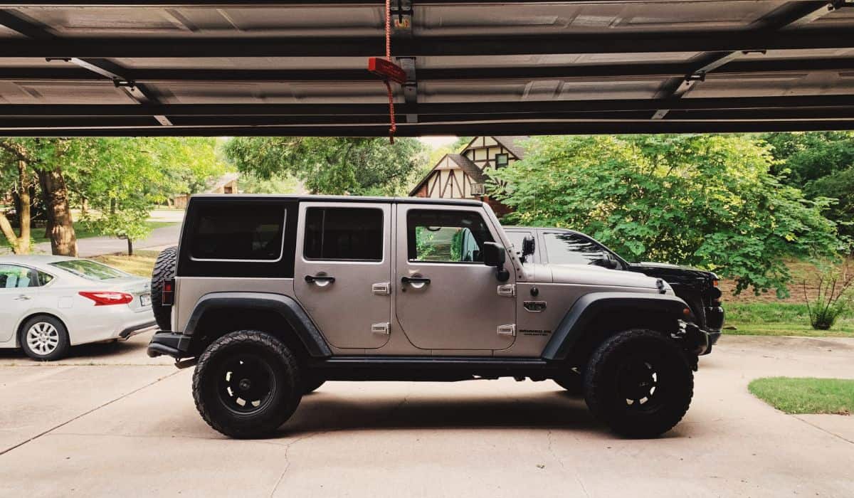 jeep wrangler garage