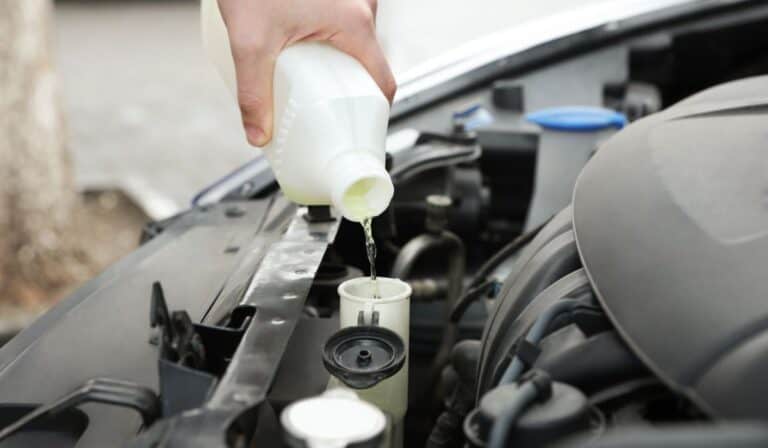 How Many Gallons Of Antifreeze Does A Car Radiator Hold?