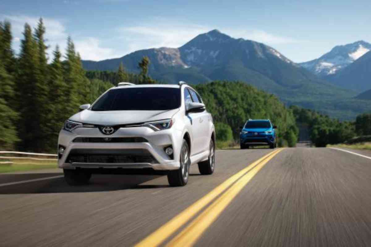can you flat tow a toyota rav4 Can Toyota Rav4 Be Pulled Behind A Motorhome? (Explained)