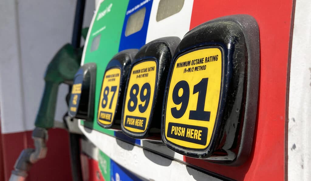 Can I Use Octane Booster And Fuel Injector Cleaner At The Same Time