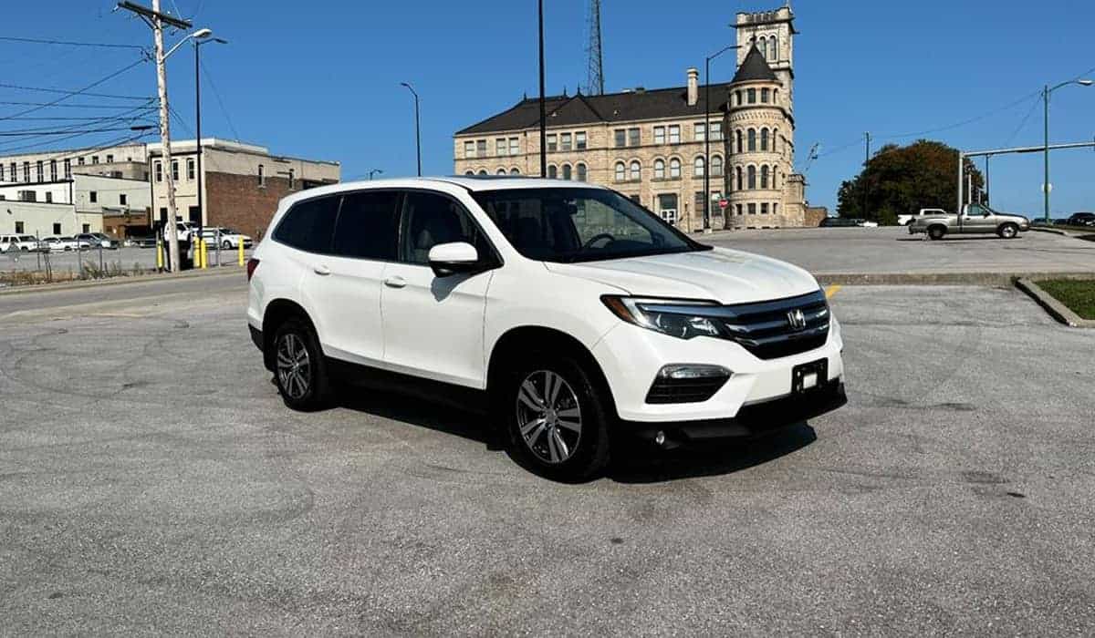 2016 Honda pilot in an empty parking lot Here Are The 7 Honda Pilot Years To Avoid (Common Problems Explained) 
