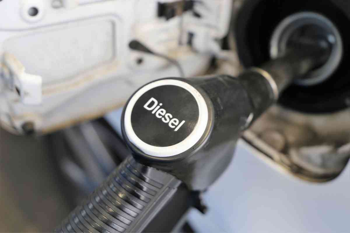 Weight of Diesel vs Gasoline 1 1 Weight of Diesel vs Gasoline: Which Fuel is Heavier?