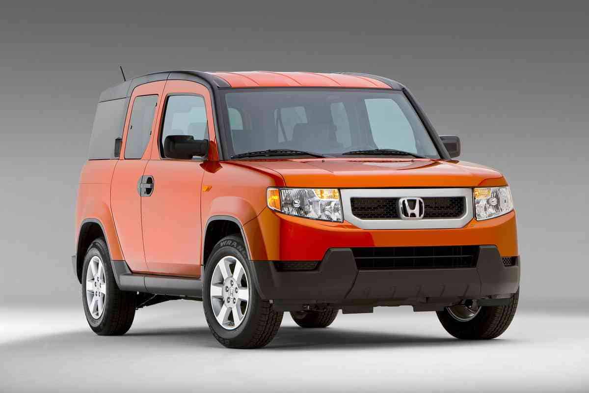 honda element review 1 Honda Element Review: The Versatile Choice for Urban Adventure