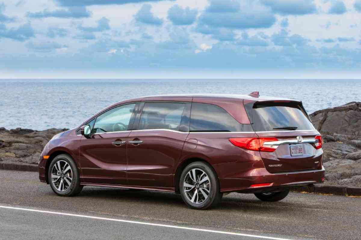 honda odyssey review 3 Honda Odyssey Review: the Family-Friendly Minivan