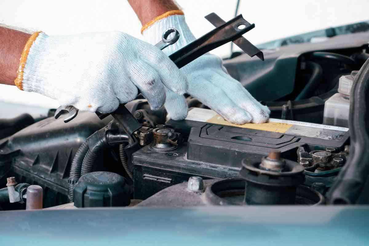 car battery maintenance and replacement 4 Car Battery Maintenance and Replacement: Essential Tips and Replacement Indicators