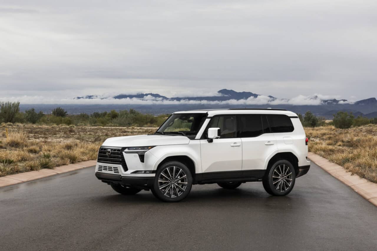 side view of the a white 2025 Lexus GX 550 SUV